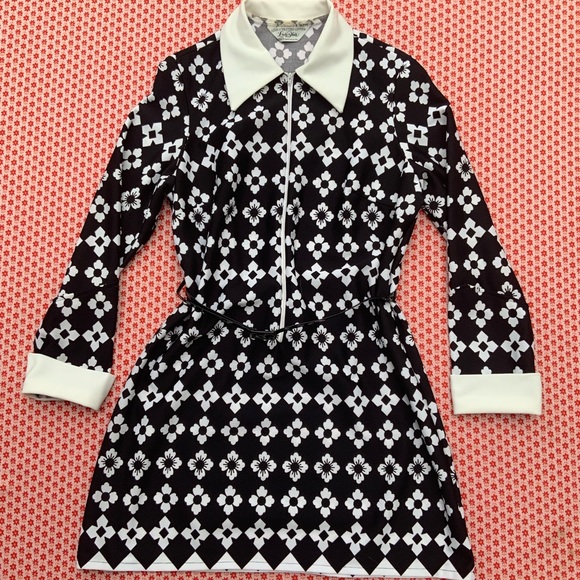 Vintage Dresses & Skirts - 60s black & white op art shift shirt mini dress